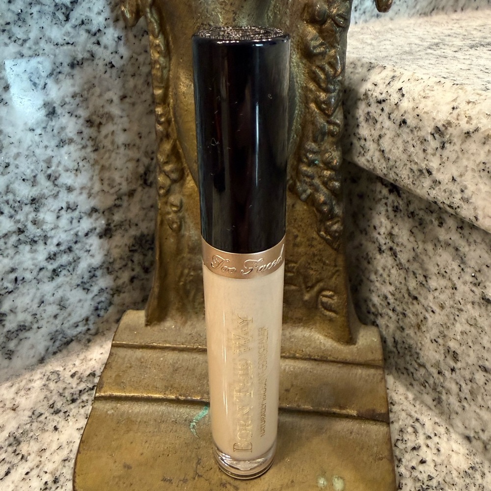 Too Faced Born This Way Naturally Radiant Concealer - Fairest - Picture 2 of 5
